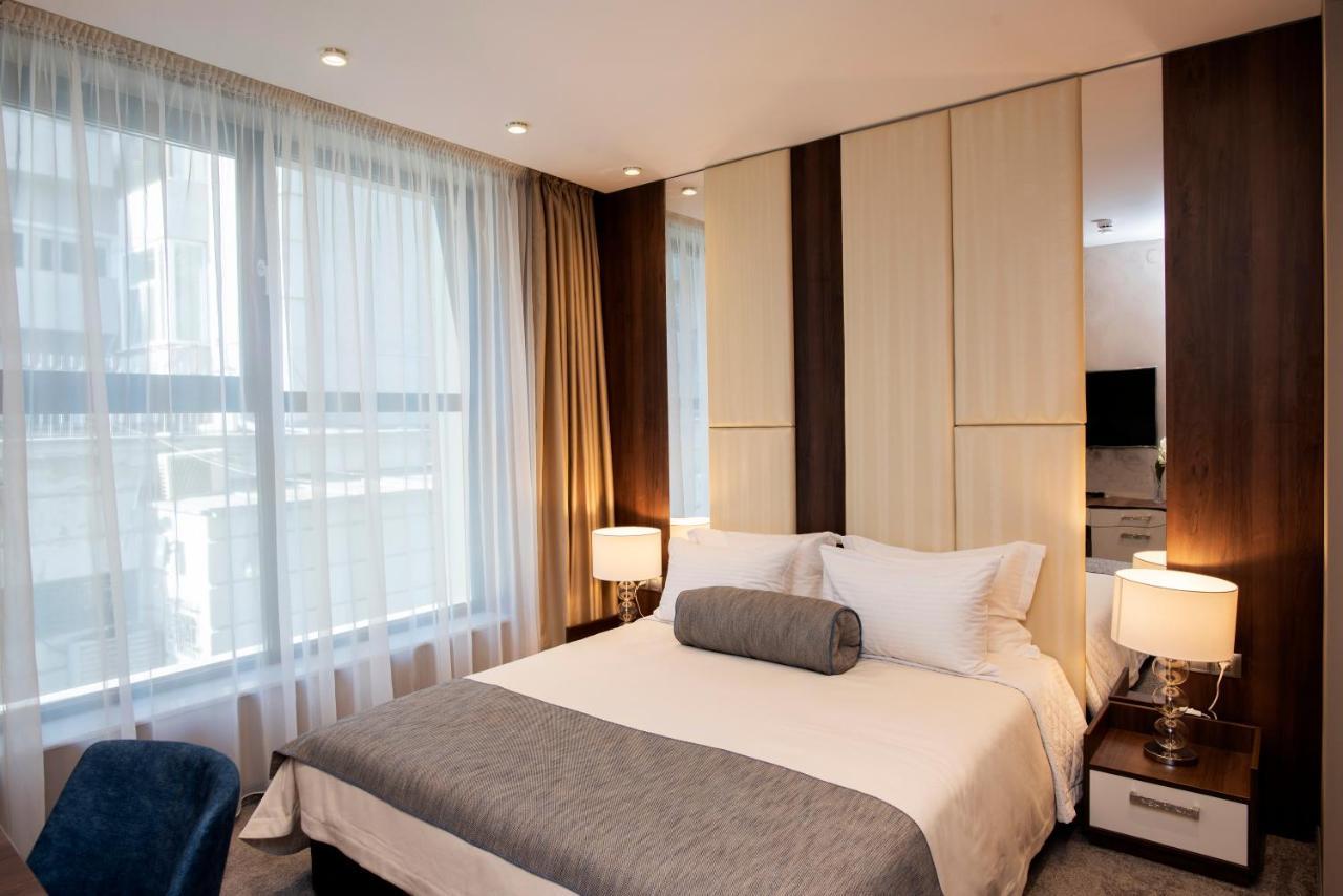 Family Hotel Business Club شومن المظهر الخارجي الصورة