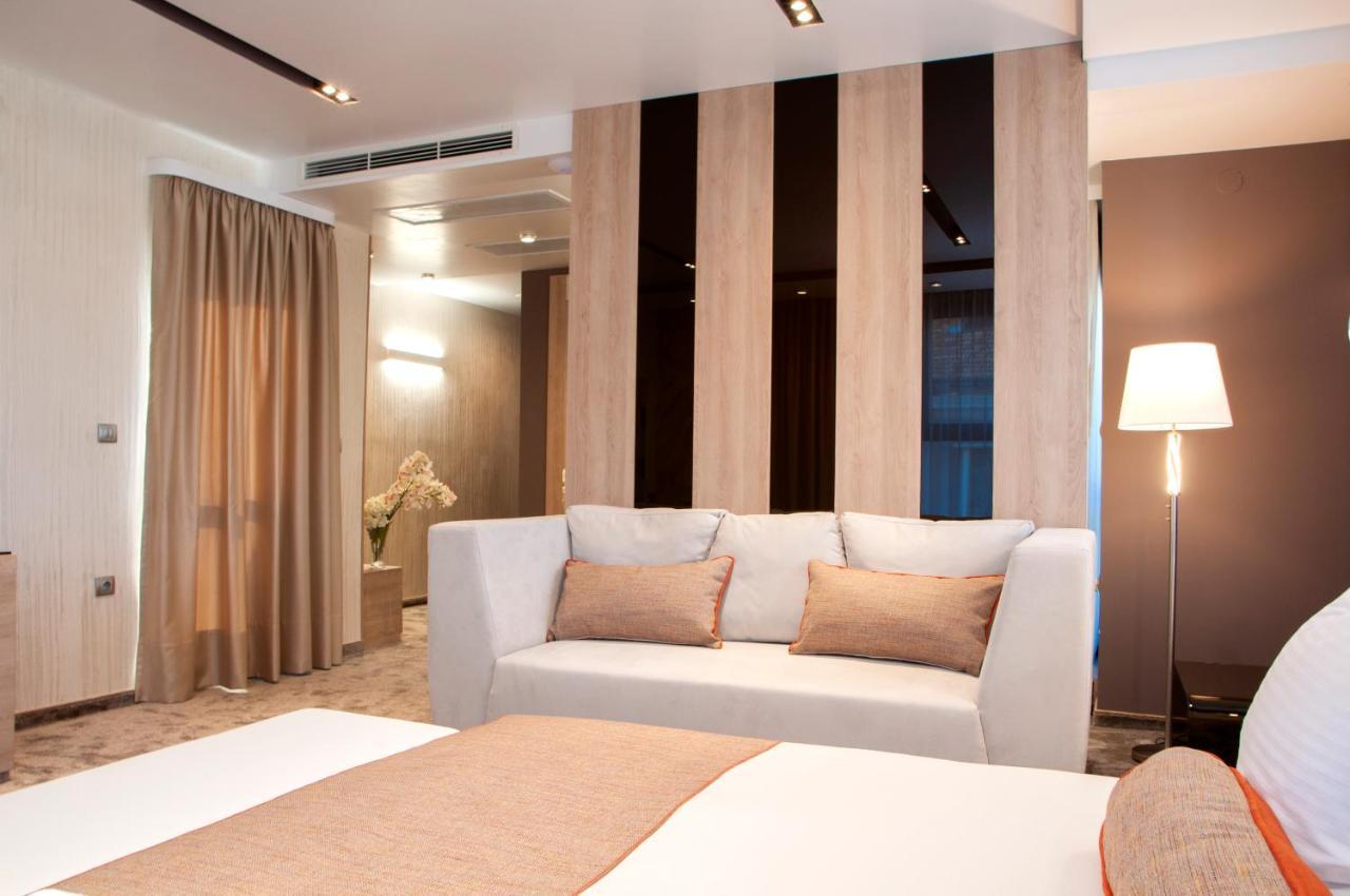 Family Hotel Business Club شومن المظهر الخارجي الصورة