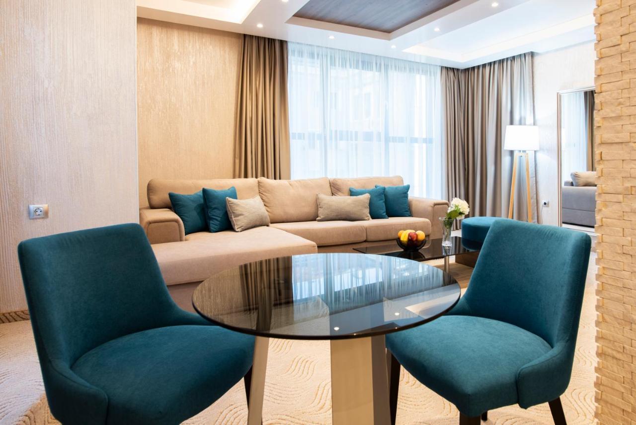 Family Hotel Business Club شومن المظهر الخارجي الصورة