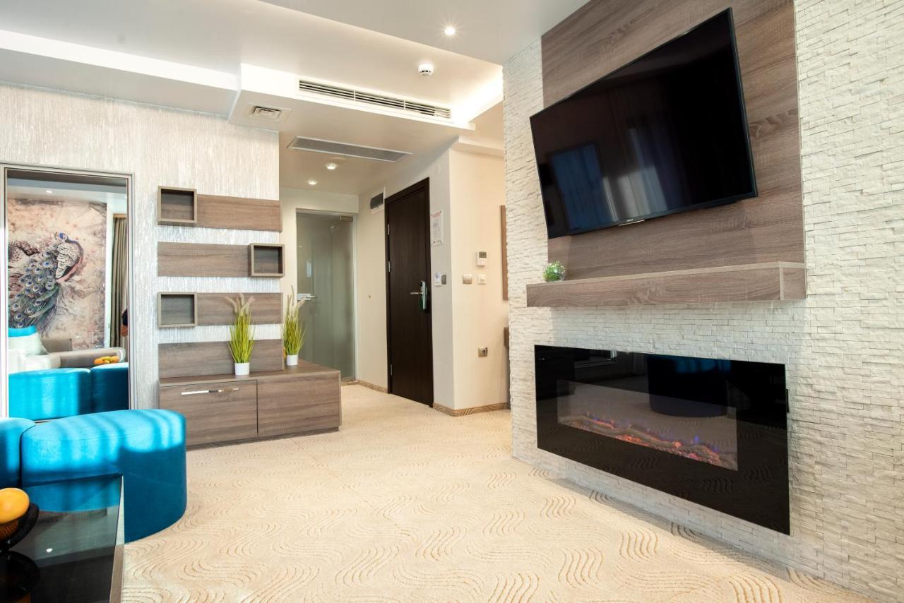 Family Hotel Business Club شومن المظهر الخارجي الصورة